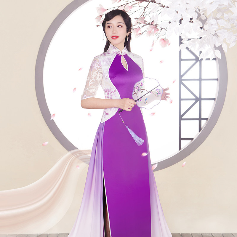 江南春天旗袍2021年新款年轻款紫色长款走秀旗袍夏季大码演出服女