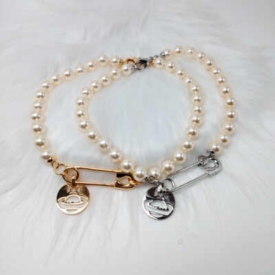 《现货秒发》土星别针圆牌珍珠项链女轻奢小众设计感高级锁骨链