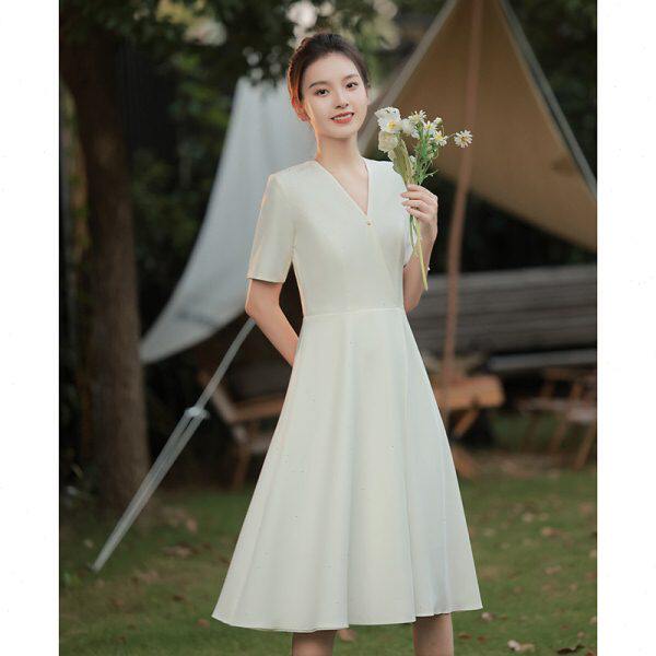 法式缎面轻婚纱旅拍白色简约小个子领证登记小礼服日常显瘦小白裙