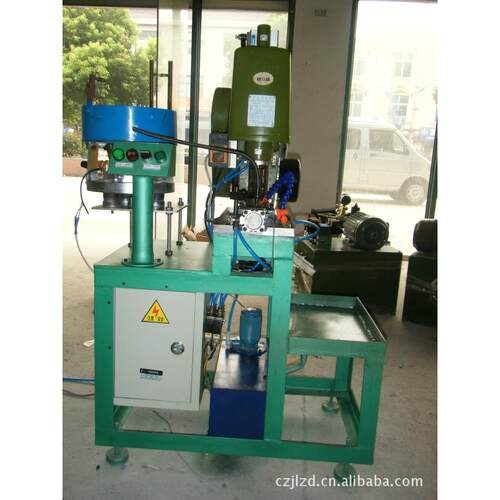 全自动攻丝机采用自动上下料 专攻铁件