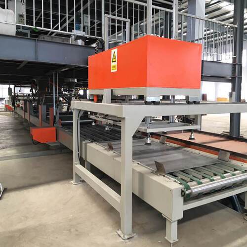 山东曲阜宏泰BF-9型自动化门芯板设备  复合门芯板设备  品牌产品