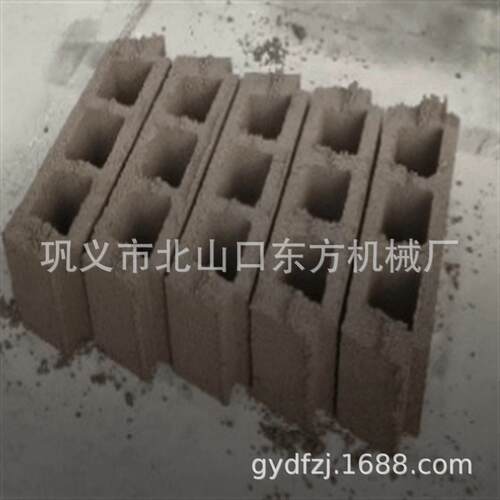 大轮移动三孔斜头屋檐砖 混凝土砖块制造机空心砌块砖机一机多用