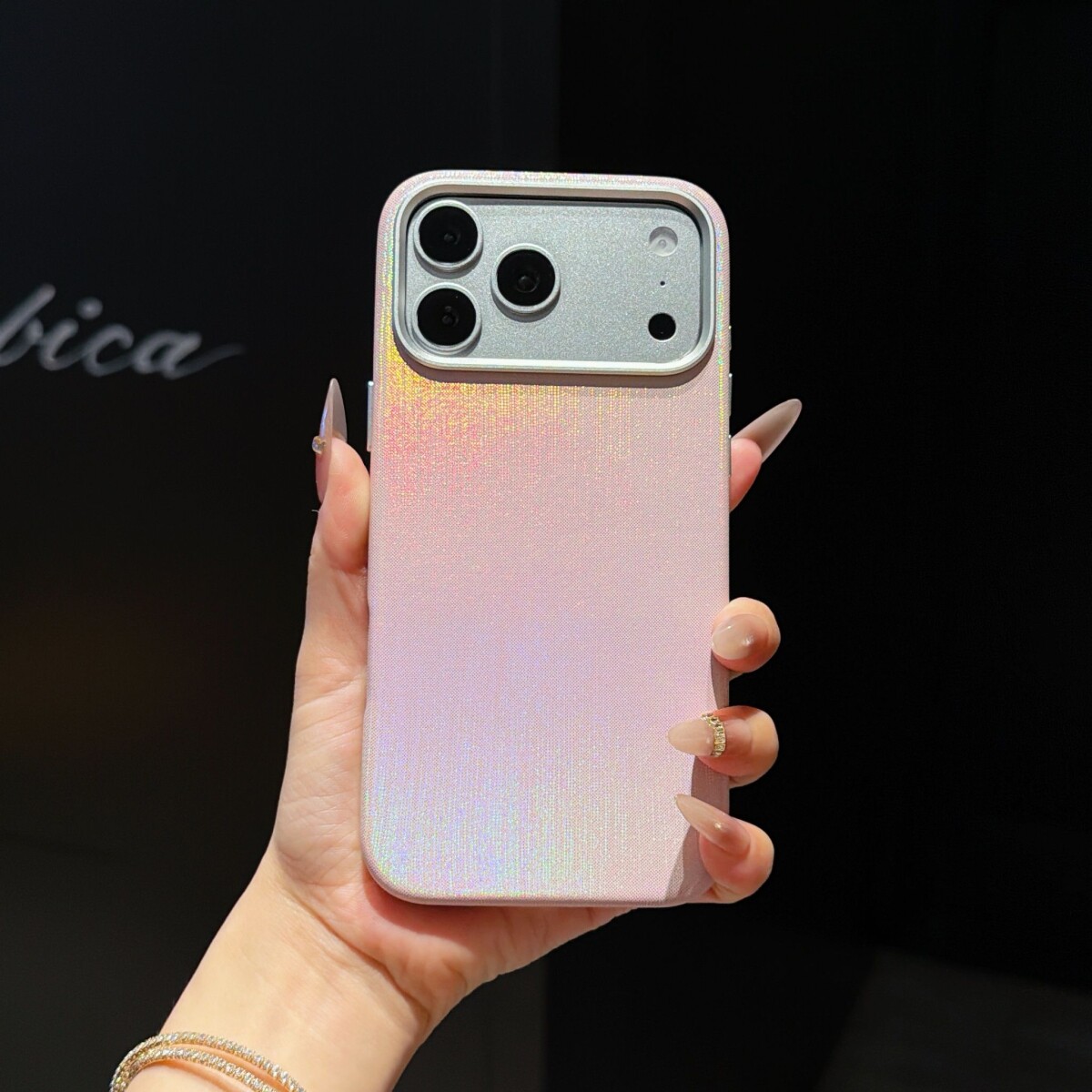 高级感渐变七彩拉丝适用苹果17promax手机壳新内置磁吸iPhone17