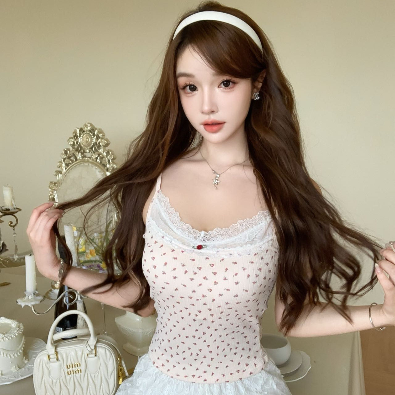 夏季辣妹风碎花蕾丝吊带背心显瘦