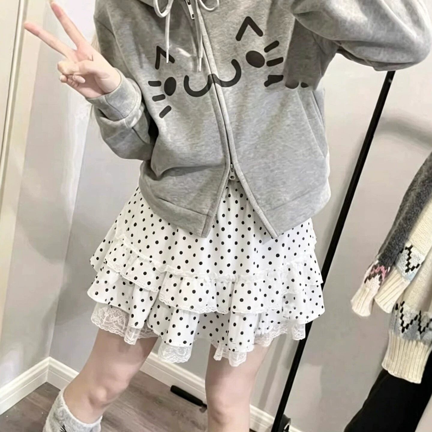 白色波点高腰显瘦A字蛋糕短裙