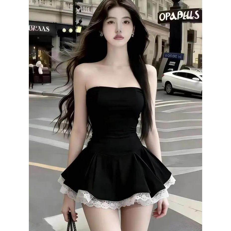 秋冬2026气质名媛精致高级感黑色一字肩无袖露肩抹胸设计感连衣裙