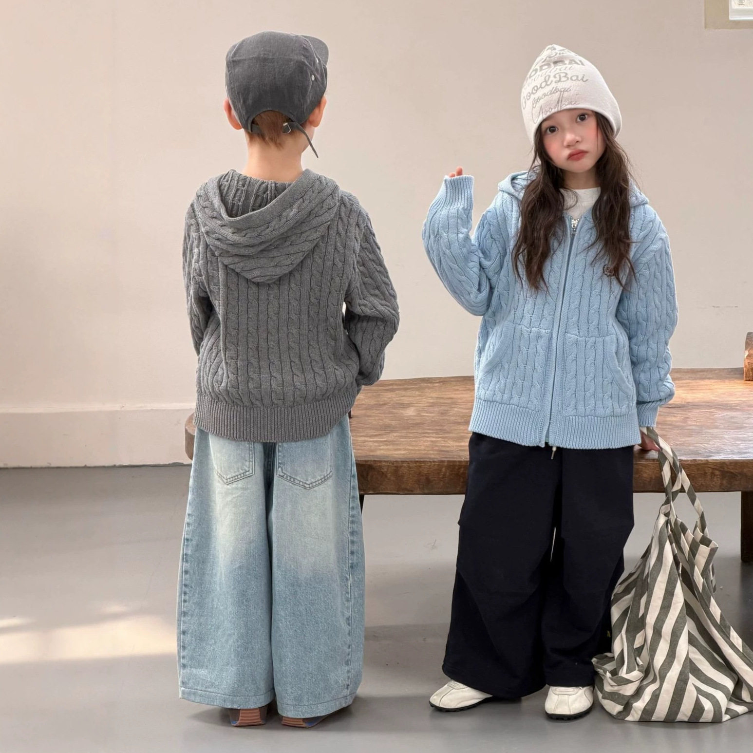 2026新款儿童麻花连帽毛衣开衫秋季男女中小童韩系拉链针织外套宽