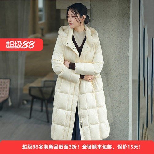 白鹅绒保暖长款连帽泡芙女羽绒服