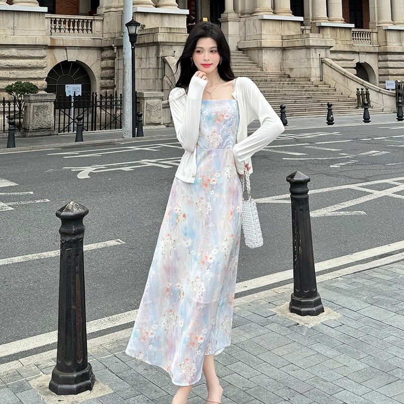 茶歇裙法式碎花吊带裙女2024春夏季清纯甜美雪纺连衣裙打底长裙子