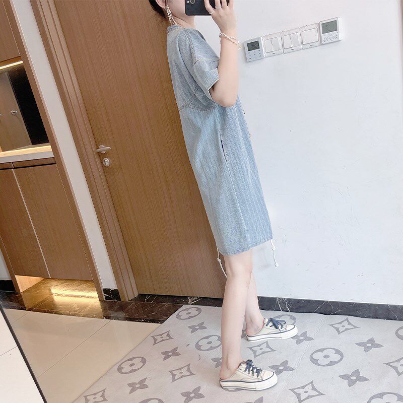 V领大码女装胖mm2024新款高级感遮肚子设计感衬衫牛仔显瘦连衣裙