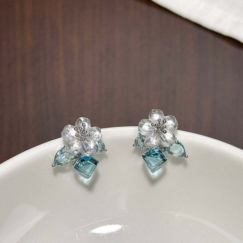 蓝色花朵方糖水钻耳钉2025新款高级感晶莹剔透独特轻奢耳环耳饰女