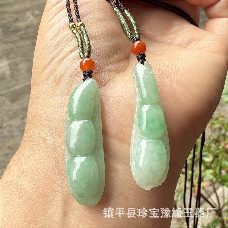 天然翡翠A货四季豆吊坠 缅甸玉飘绿福豆三元豆儿童挂坠带证书
