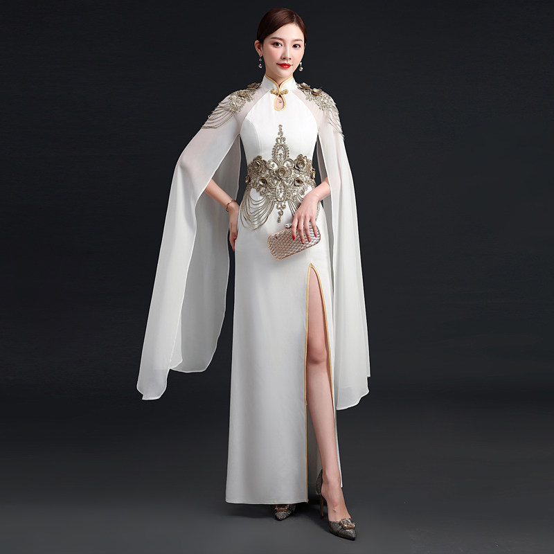 2021新中国风年会晚礼服优雅长款鱼尾开叉走秀舞台演出服简约白色