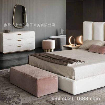 式轻奢布艺床.18米主卧大床大型别墅布床rug户iano现代双人C2010