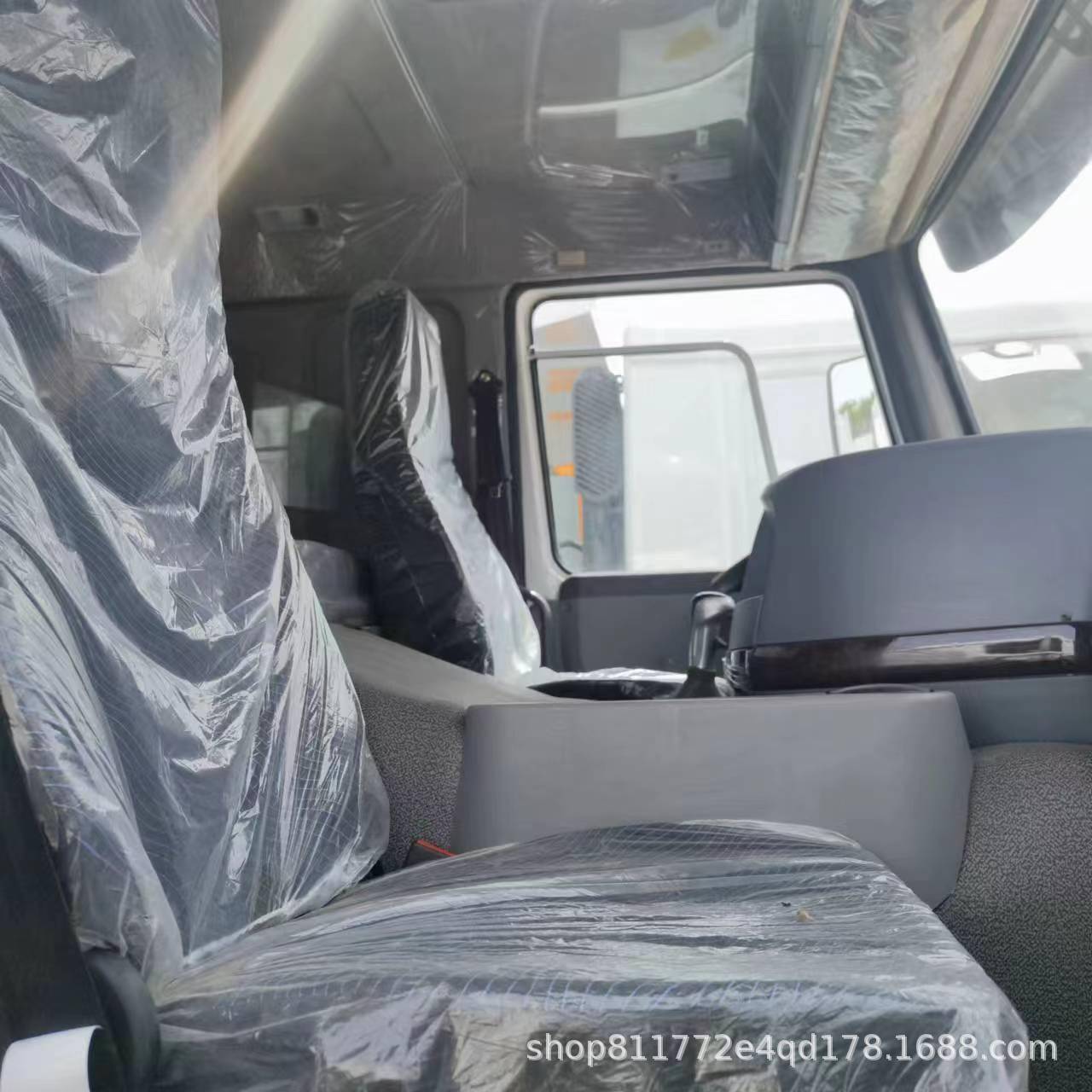 出非洲145 二手豪车沃自卸车 集装箱口后翻二手 豪沃工程货车