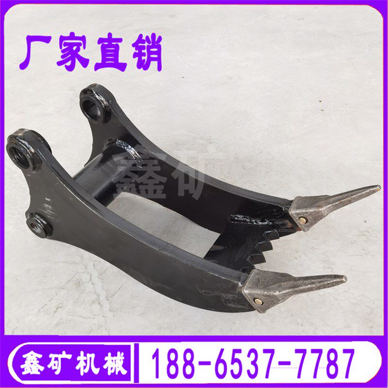 挖掘机挖树刀起苗机 挖树勾起树铲 挖树根树刀实拍 刨树根裸根刀