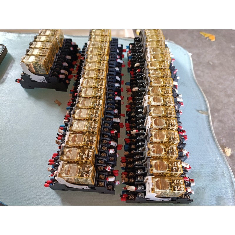 薄型IDEC和泉中间继电器RJ2S-CL-D24