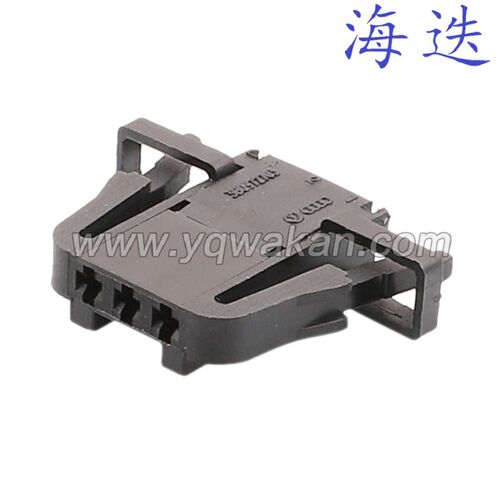 3B0 972 703 适用大众DJ7033A-1.5-21门灯尾灯线束插头3B0972703