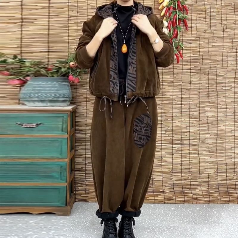 中老年加棉加厚雪尼尔套装女秋冬妈妈装宽松显瘦休闲连帽两件套潮
