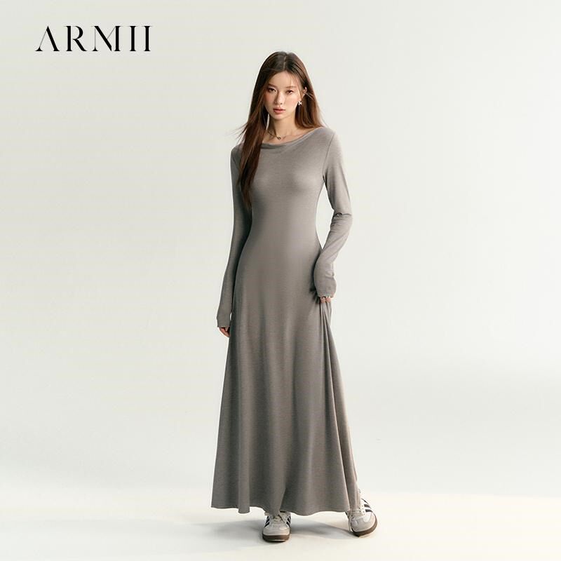 ARMII一字领斜肩露肩连衣裙女长袖a字裙黑色长裙子针织秋