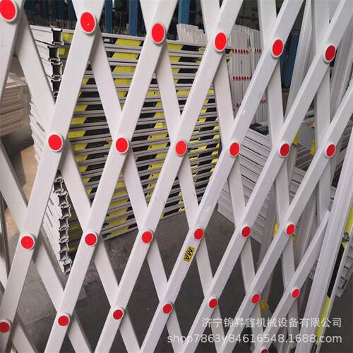 可伸缩式反光密闭栅栏 隧道用隔离栏PVC塑钢防护栏矿用反光栅栏