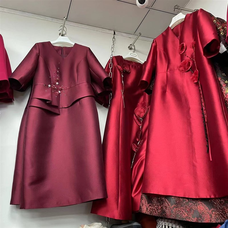 春秋妈妈装新款喜服布枣红丝毛缎裙子西装礼服面料婚礼服嫁衣布料