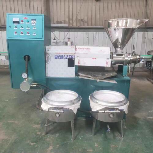 螺旋500kg/h棕榈榨油机 新款小型易操作棕榈油压榨设备
