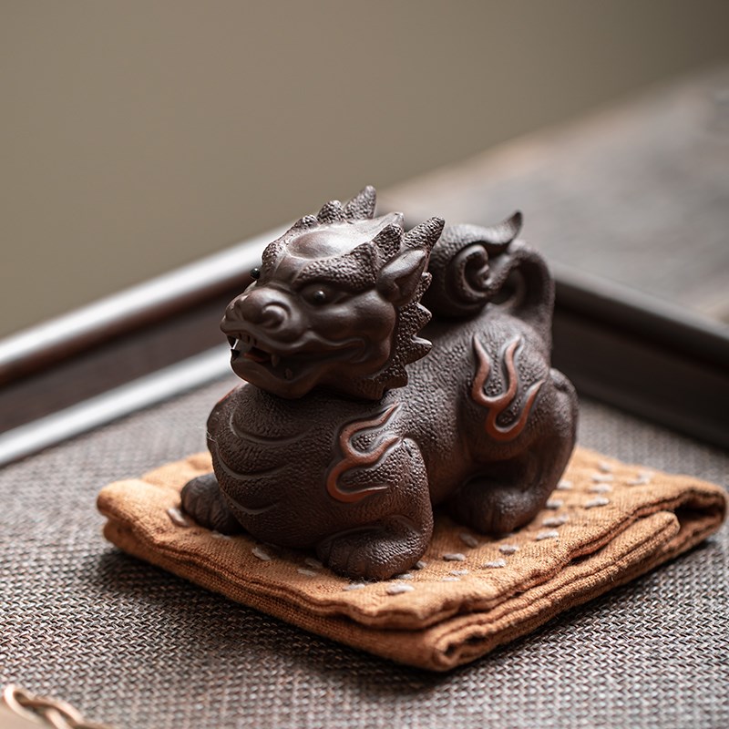 炼器中式小号瑞兽火麒麟招财摆件创意办公室茶桌配件茶盘手工饰品