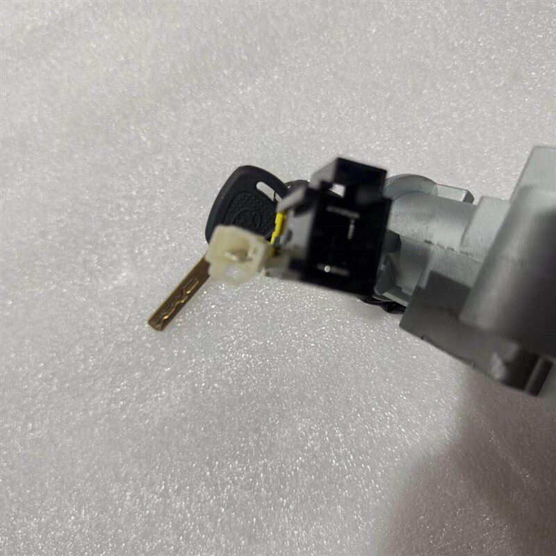 上汽红岩杰狮C100C500金刚M500起动点火开关车门锁芯钥匙原厂钥匙
