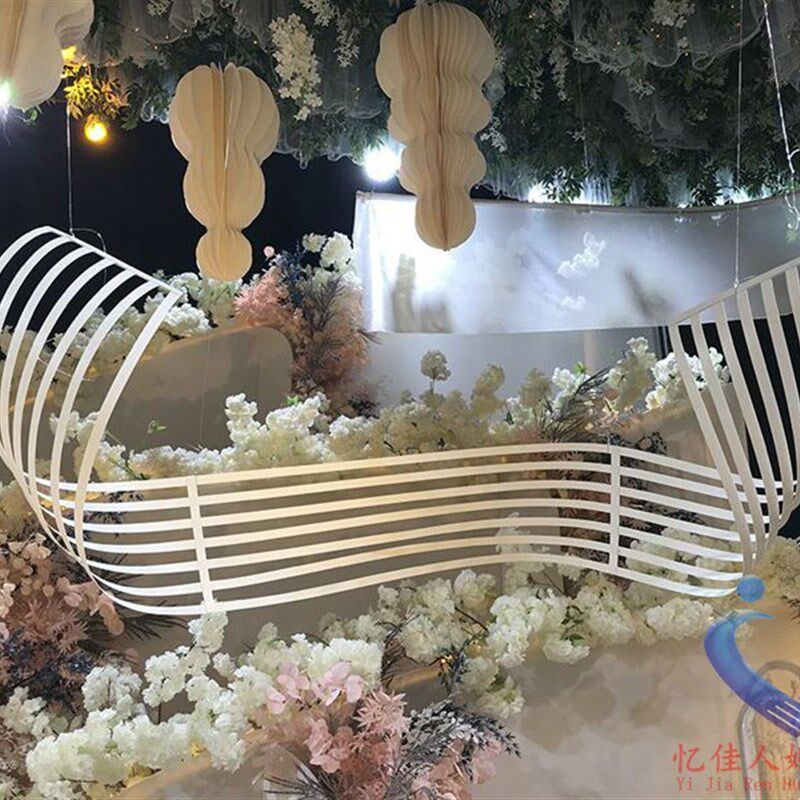 婚庆吊顶纸雕创意挂件七线谱飘带婚礼舞台美陈吊顶橱窗装饰布置