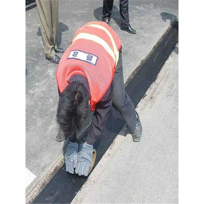 自粘式抗裂贴水泥沥青路面修复裂养护贴缝公路防水厂家直销抗补漏