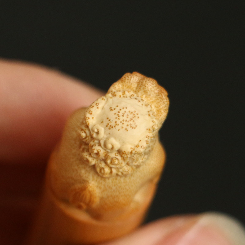 精品纯手工雕刻神兽天然实心竹手把件竹雕玉竹把玩印章料挂件