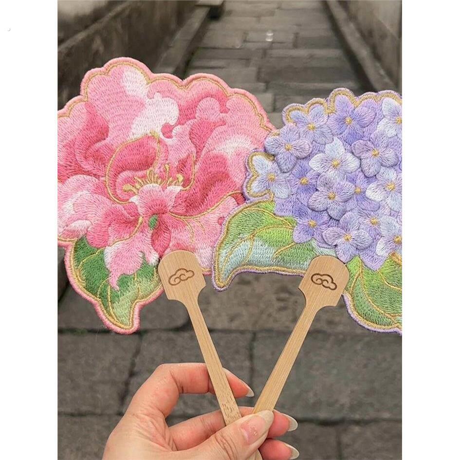 【老祖宗的审美】刺绣手摇扇手工团扇异形汉服配饰古风迷你便携扇