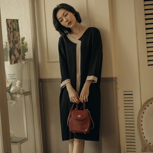 无谓撞色连衣裙女2021秋季新款女装宽松显瘦气质大码百搭直筒裙子