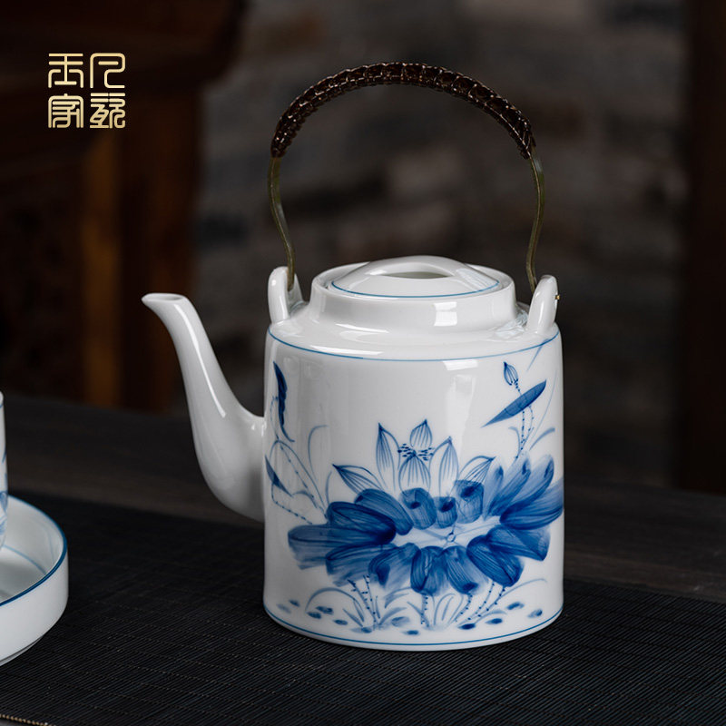 手绘青花瓷功夫茶具套装家用景德镇中式陶瓷提梁壶茶杯泡茶壶茶盘