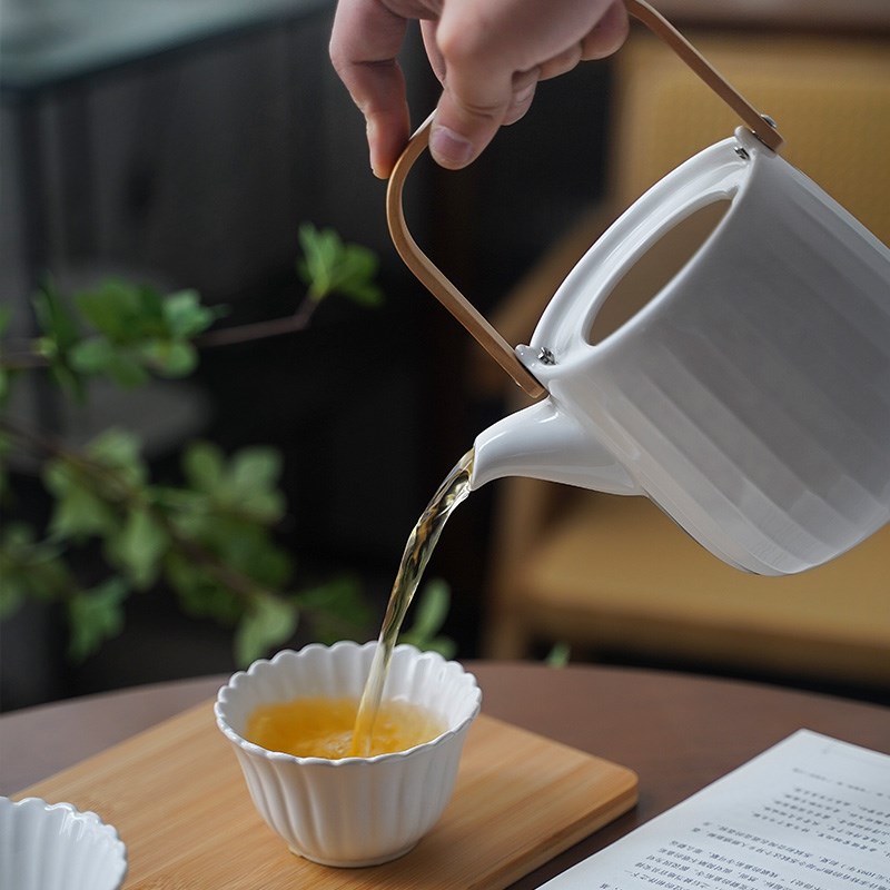 中古奶油风凉水壶陶瓷耐高温家用夏天冷开水壶泡茶壶大容量高颜值