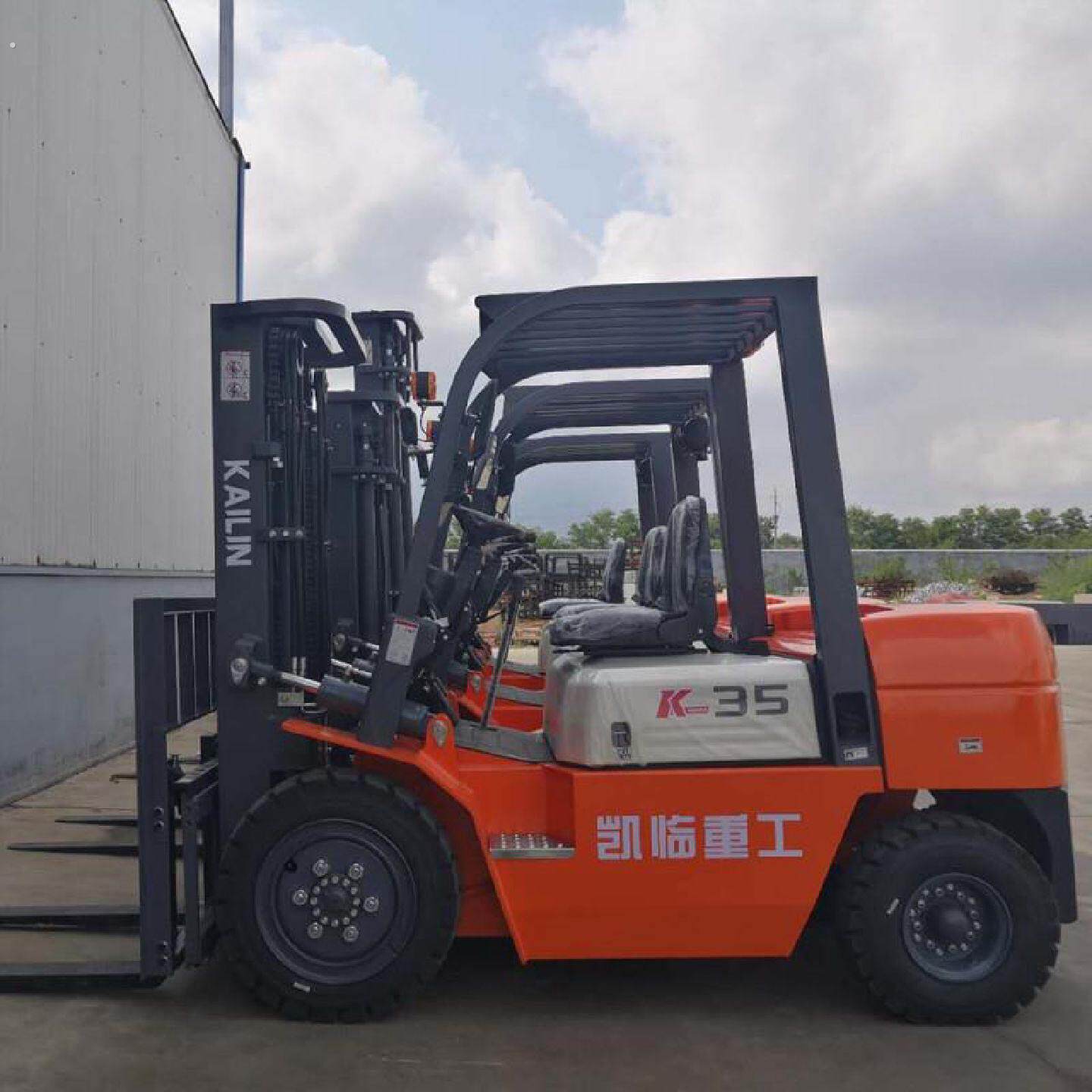 全新配置2吨吨柴油内燃叉车.5吨4吨四驱越野叉车5吨7吨外贸出口
