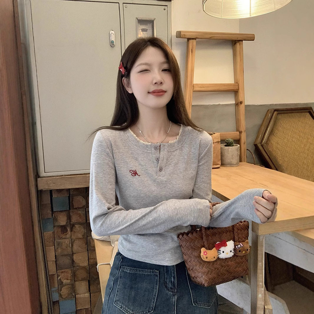 韩系灰色花边拼接长袖T恤女秋冬季设计感刺绣修身内搭打底衫上衣