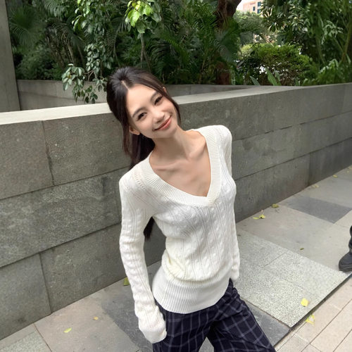 白色v领长袖针织衫女秋冬