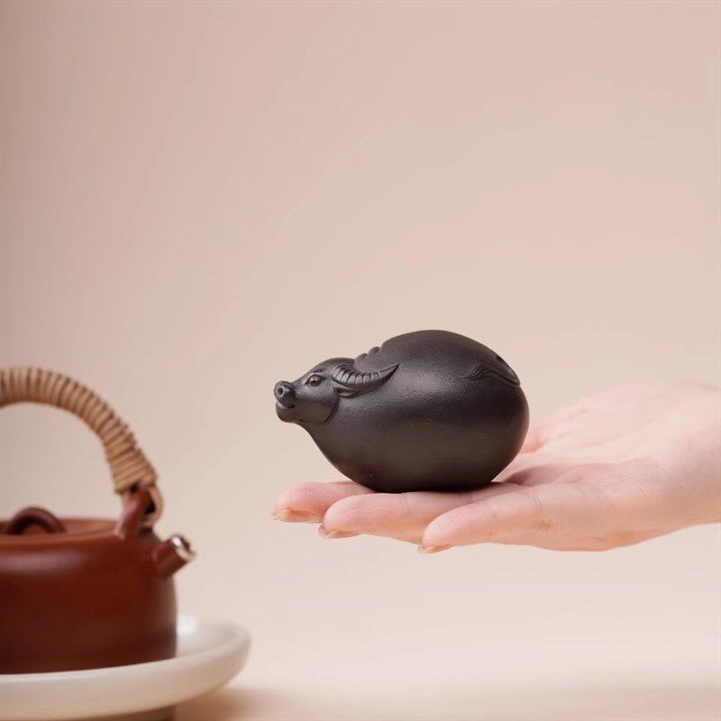 一条新派紫砂【水牛】茶宠摆件精品