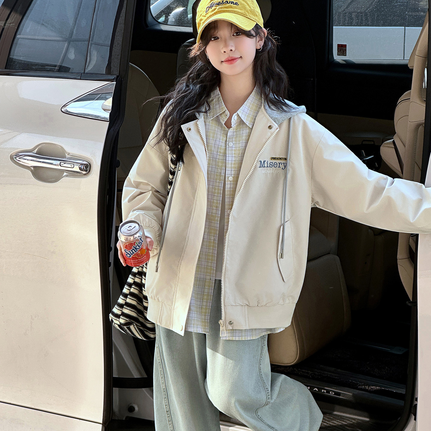 女童中大童连帽外套春秋季新款字母刺绣设计女孩百搭防风休闲夹克