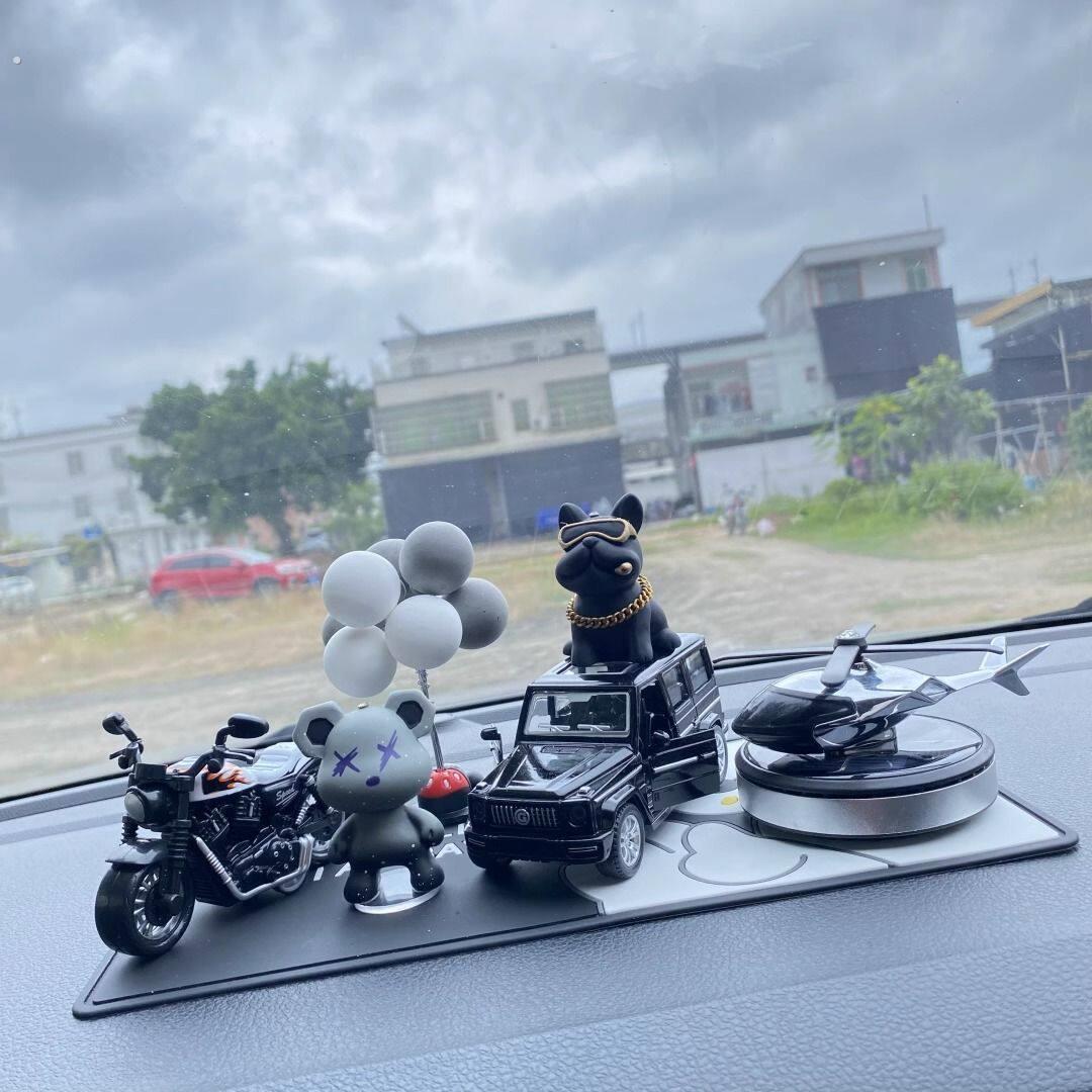 2025新款太阳能飞机汽车模型摆件高档中控台摩托车载香薰车内饰品