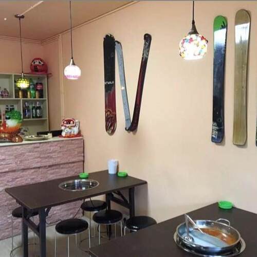 滑雪板双板雪板模型道具摄影棚拍照展览会装饰越野车车载爬犁摆件