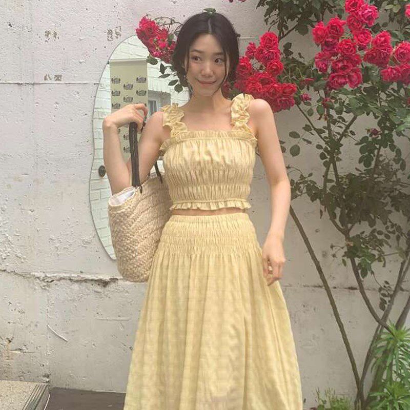 温柔风套装女肌理感短款吊带背心夏季新款高腰显瘦半身裙两件套