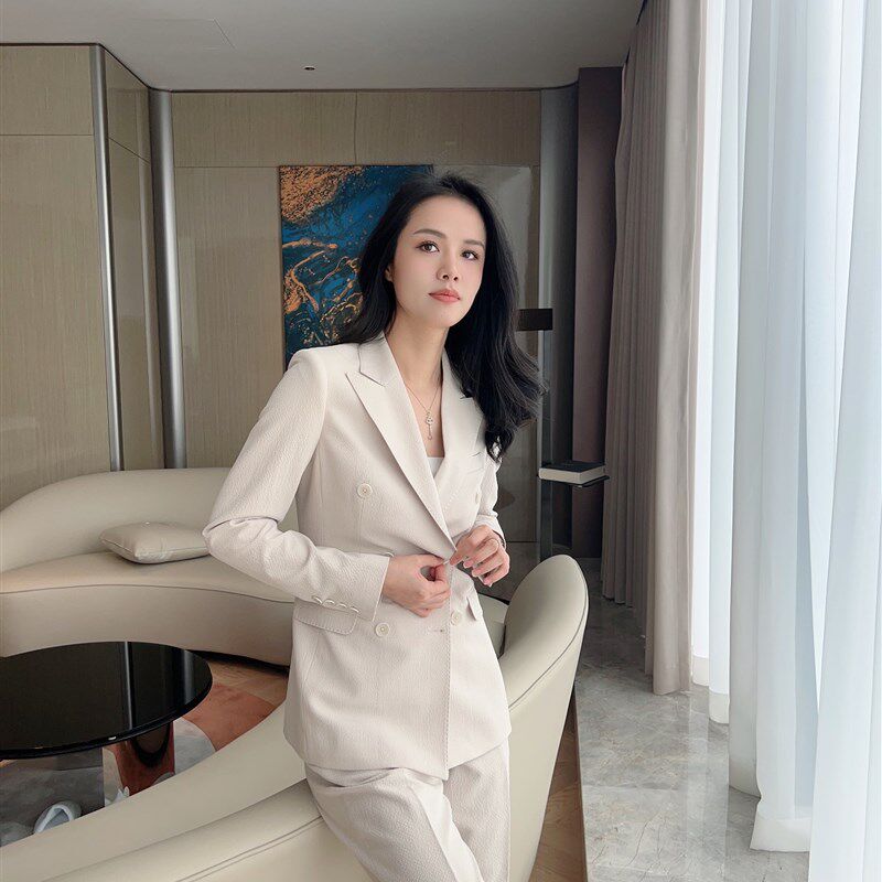 米色泡泡纱夏款半里衬女士职业西装时尚修身西服套装九分裤