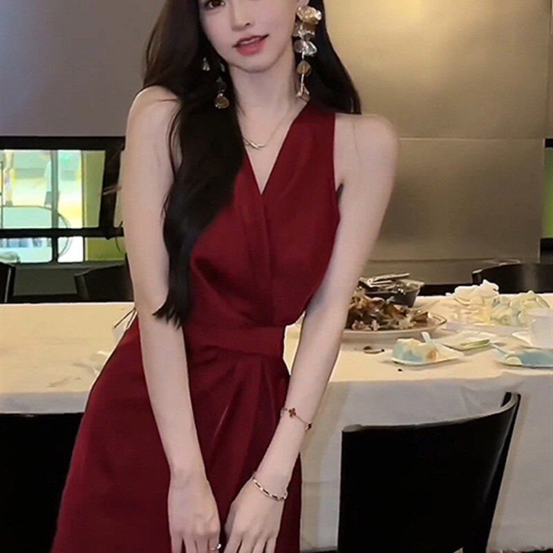 法式高级感气质v领红色无袖连衣裙女夏季晚宴礼服裙收腰显瘦短裙