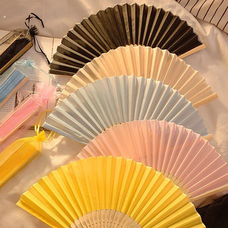 新中式黄色折叠小扇子女夏季便携折扇舞蹈古风汉服旗袍拍照道具