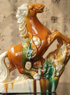 唐三彩大红马陶瓷红马摆件家居礼品客厅装饰品工艺品招财送礼办公