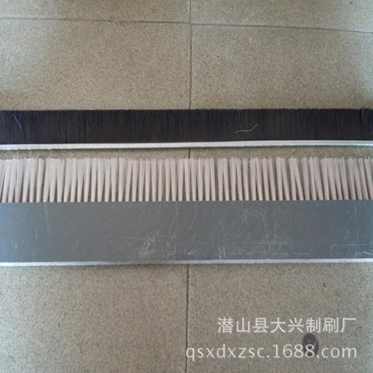 直销工厂生产贴标机毛刷 密封防尘挡灰条刷 清洗尼龙丝条刷 木质图片