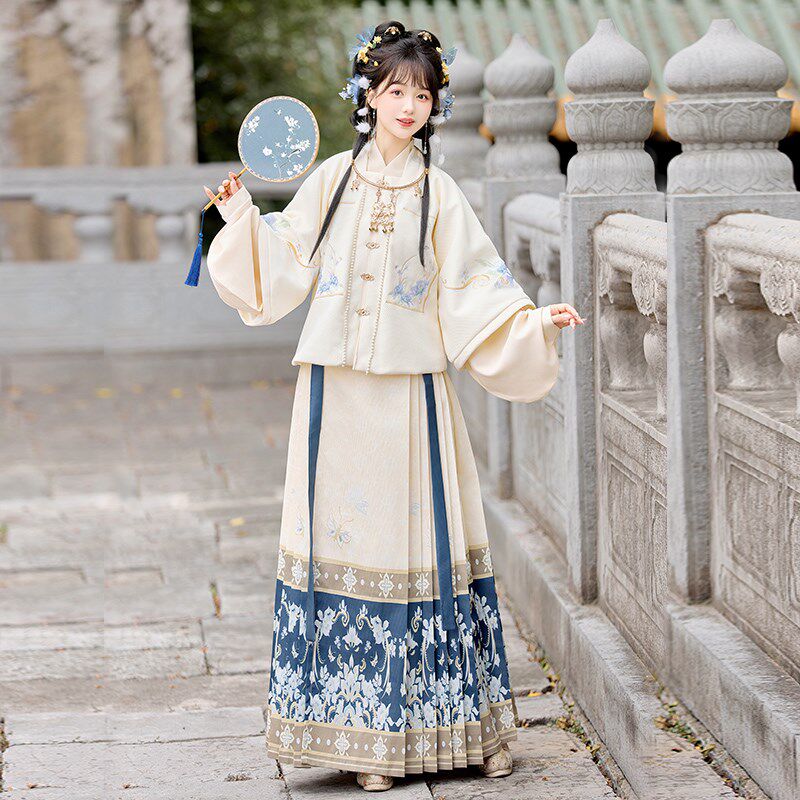 秋露明制汉服女2024新款秋冬季改良版日常加厚保暖马面裙仙气古装